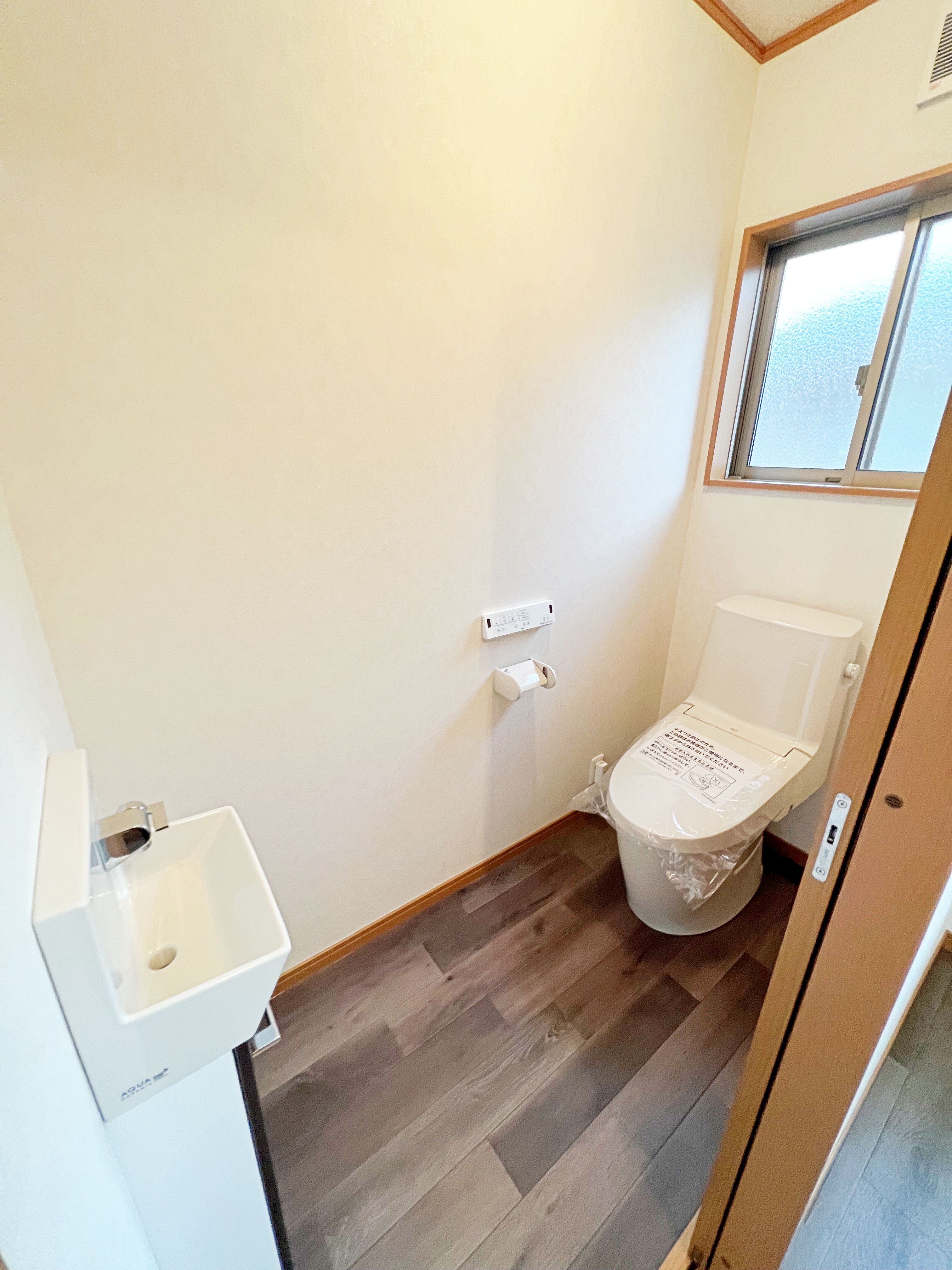 トイレをリフォーム致しました。